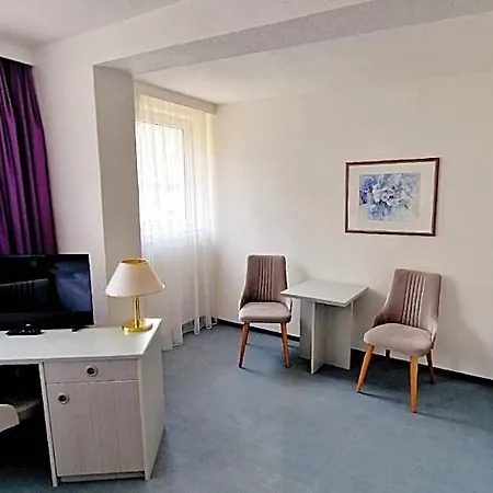 Ξενοδοχείο Werrapark Am Sommerberg 3*